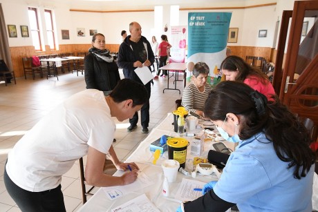 Egészségnap Kisfaludon – több mint ötvenen vettek részt a szűrőnapon